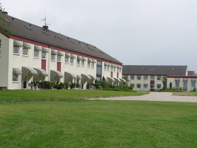 Dorf Wangerland Hotel Шилиг Екстериор снимка