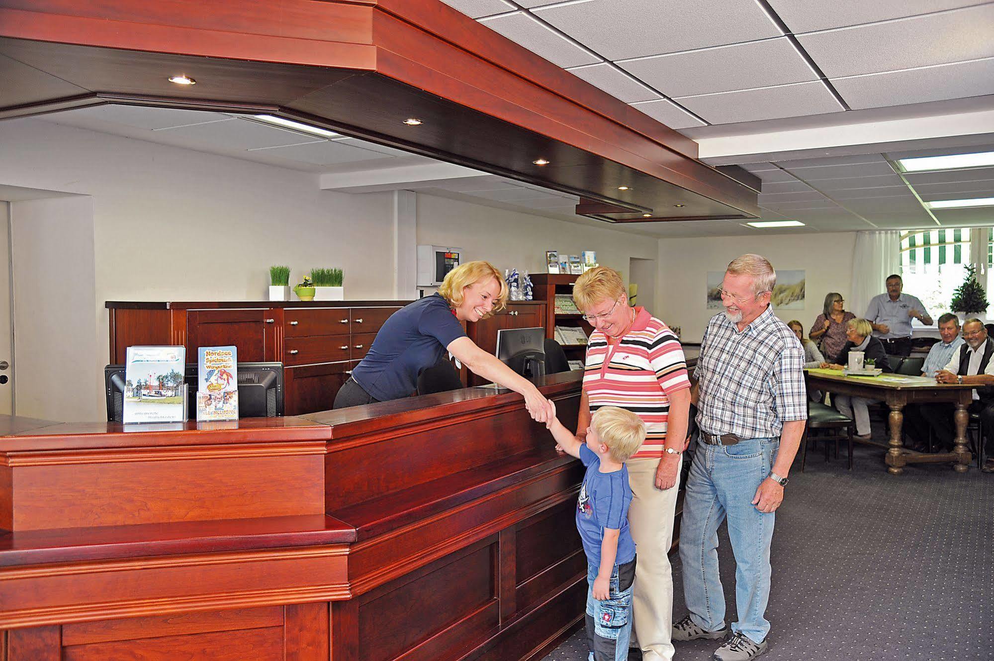 Dorf Wangerland Hotel Шилиг Екстериор снимка