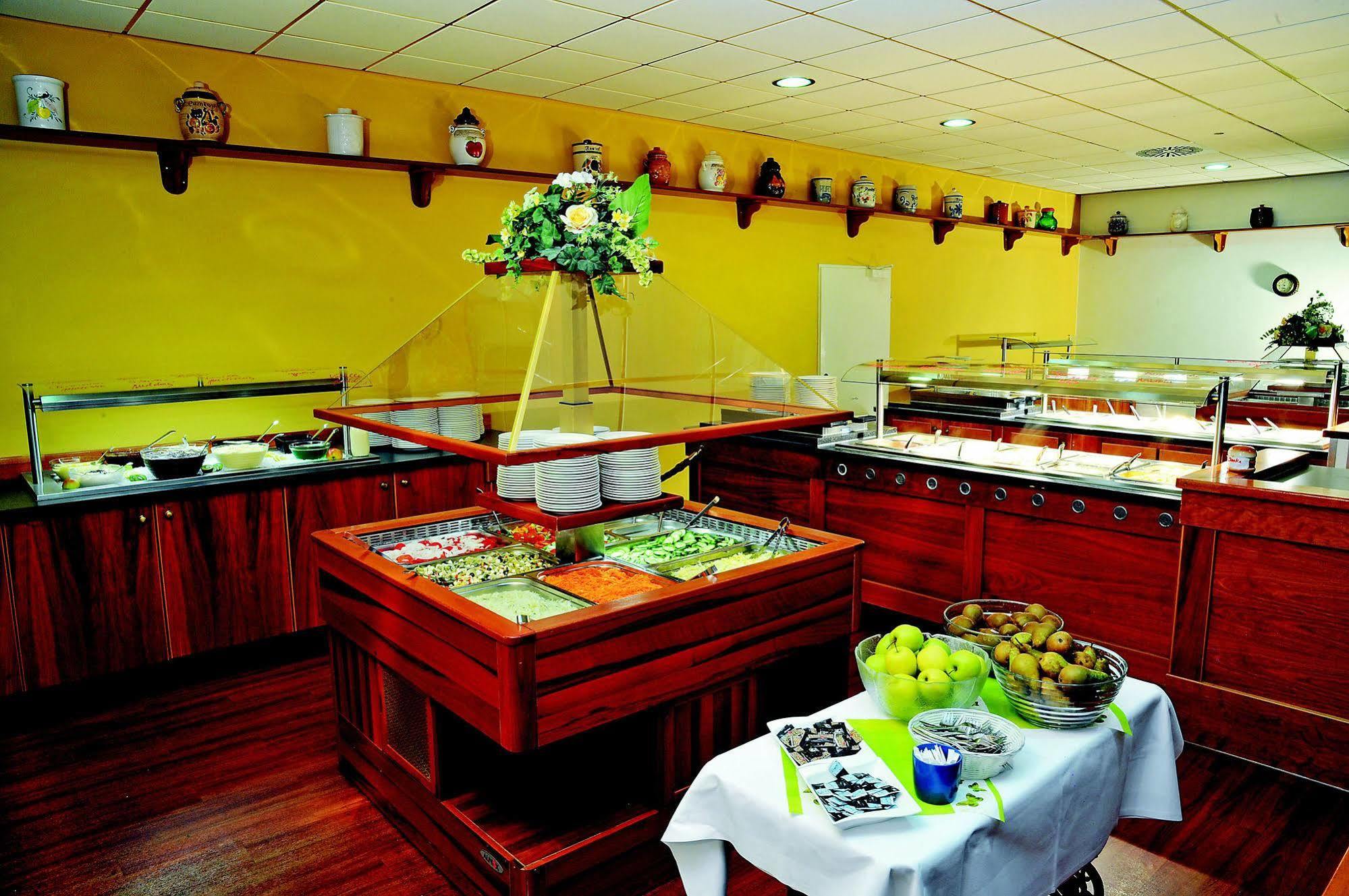 Dorf Wangerland Hotel Шилиг Екстериор снимка
