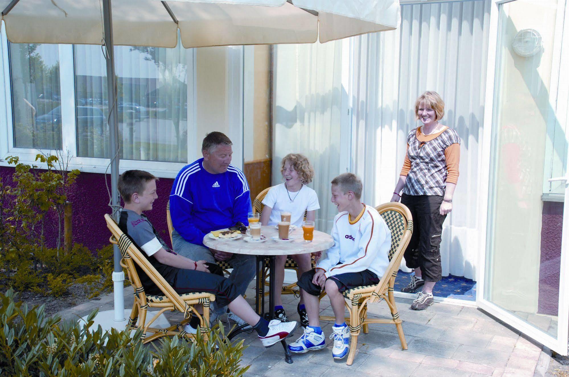 Dorf Wangerland Hotel Шилиг Екстериор снимка